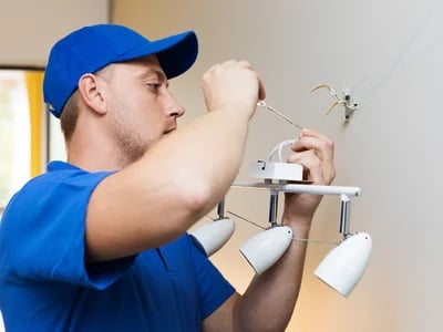 Wie die Prüfung ortsfester elektrischer Anlagen zur Energieeffizienz beiträgt