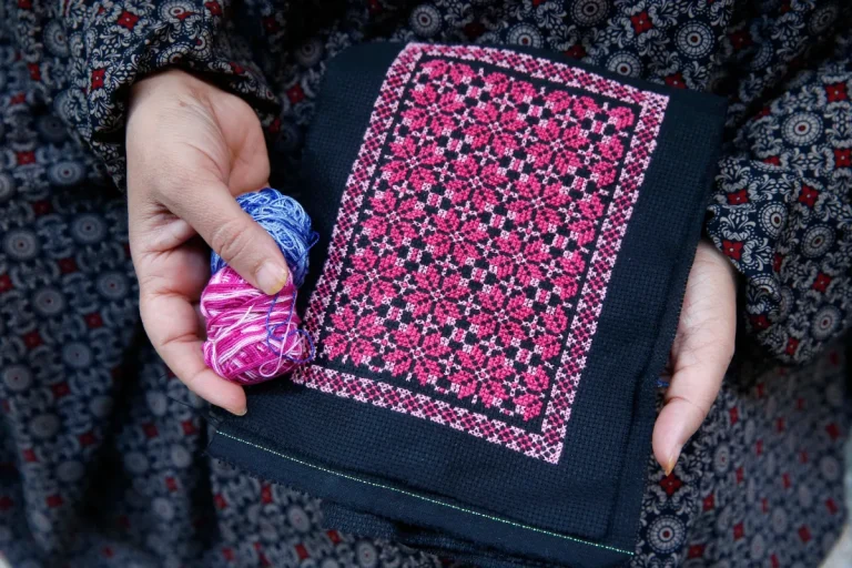 Palestinian-tatreez-Amari-refugee-camp